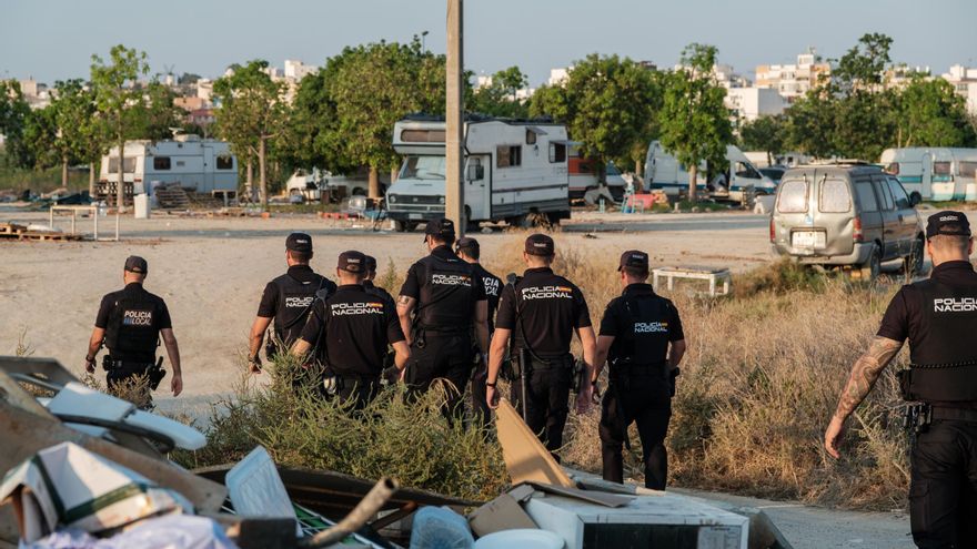 Ayuntamiento de Ibiza: &quot;No podemos estar cada dos meses desalojando, hay que buscar una solución entre todos&quot;