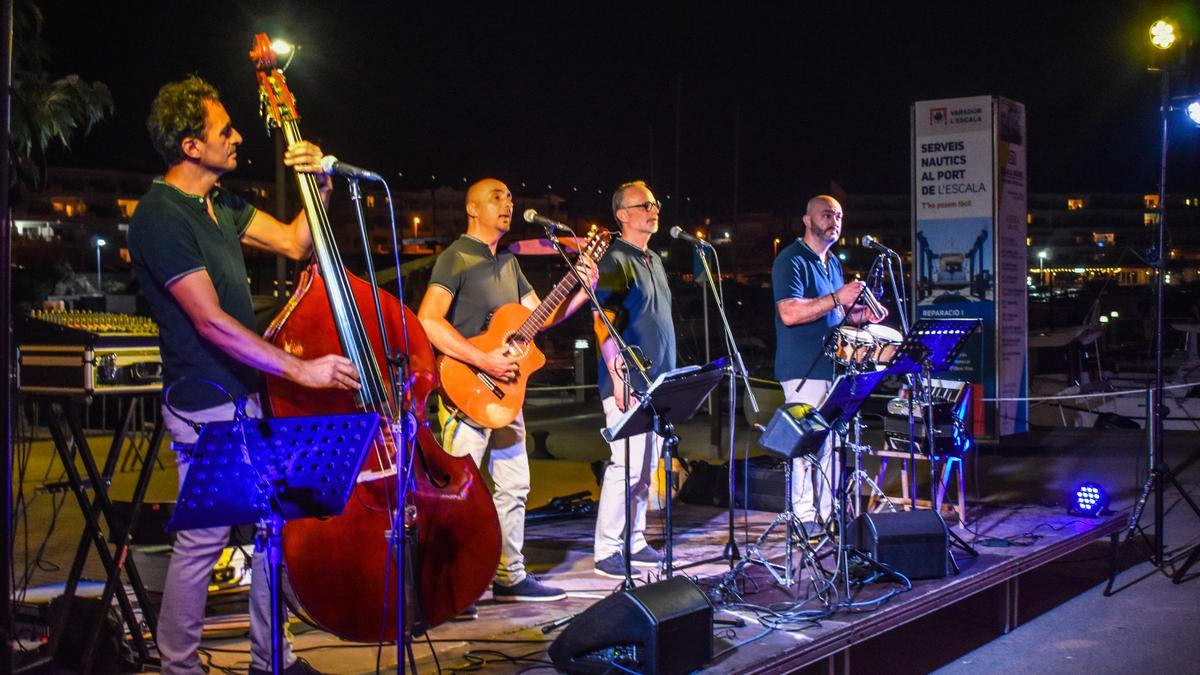 El Concert de Música en Viu reuneix més de 150 persones al Club Nàutic l’Escala