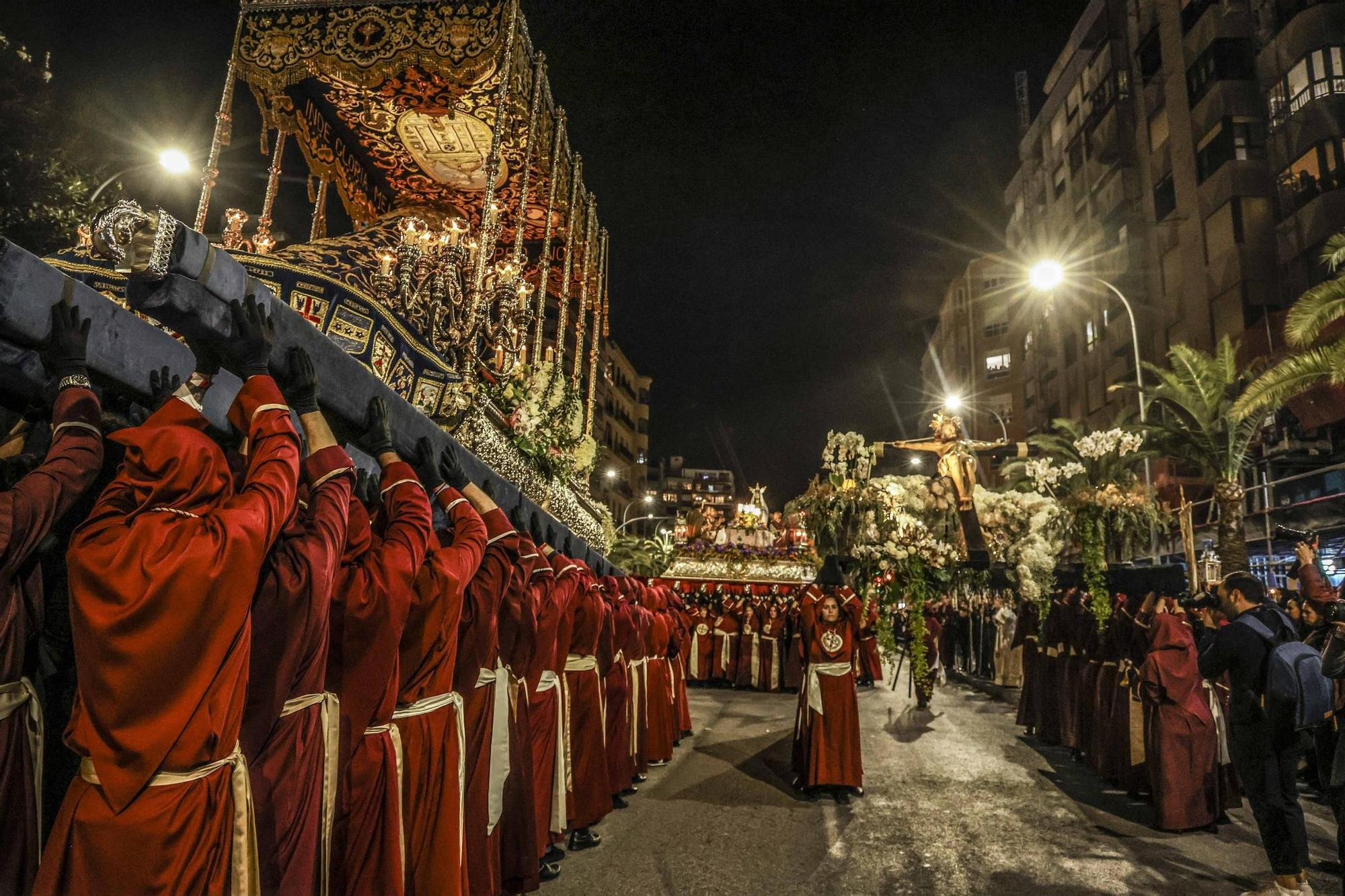 Las mejores imágenes de un espectacular Jueves Santo en Alicante ...