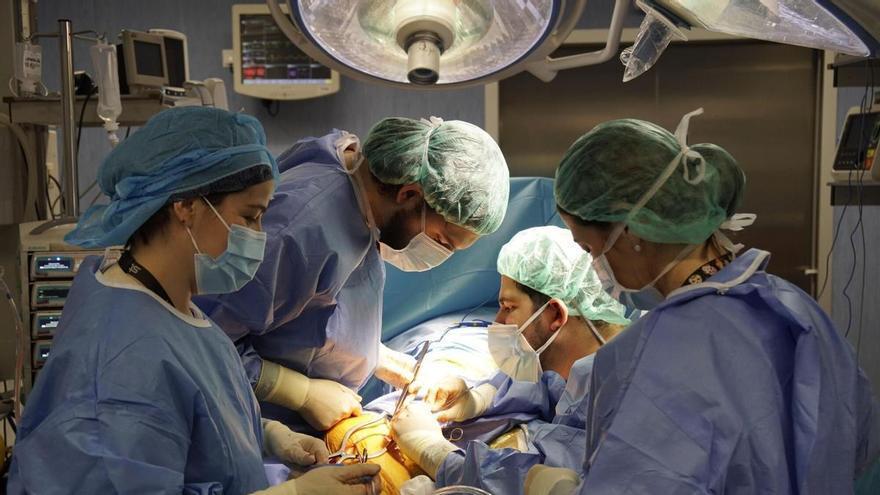 Los médicos de Andalucía, a la cola en las retribuciones por guardias: cobran un 25% menos que en Cataluña