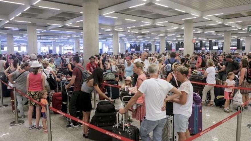 Dieses lange Wochenende am Limit: der Flughafen Son Sant Joan in Palma.