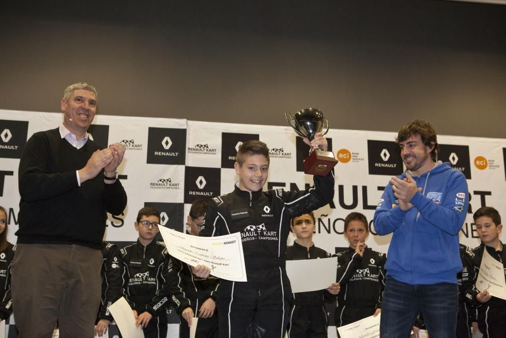 Fernando Alonso entrega los premios Reanult Kart