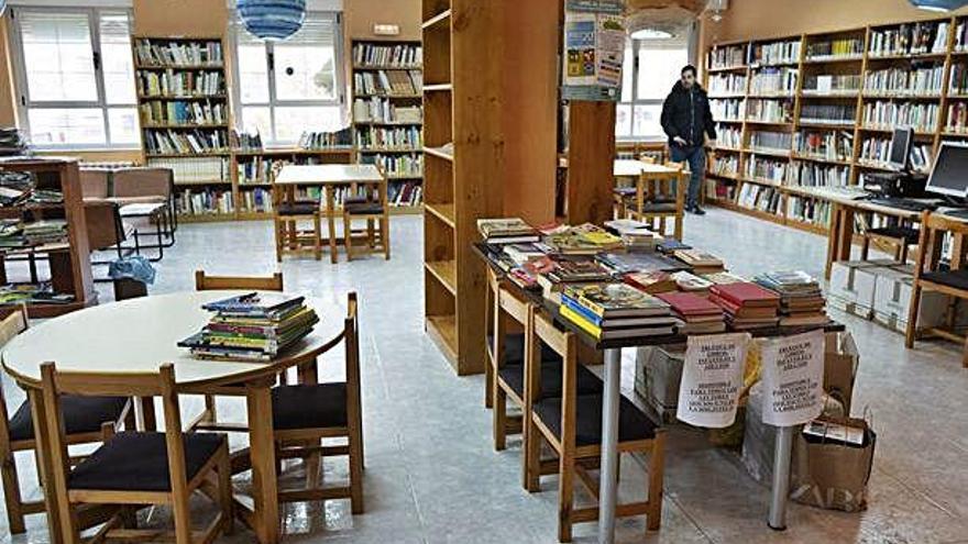 Biblioteca pública de Morales.