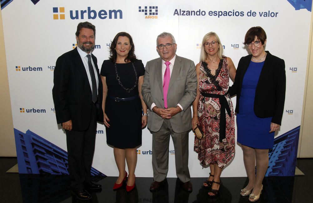 Algunos de los asistentes al 40º aniversario de Urbem.