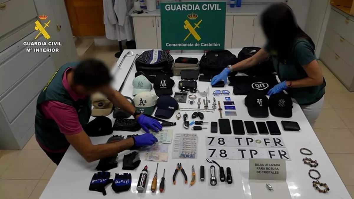 Efectos incautados a los detenidos en Torrevieja.