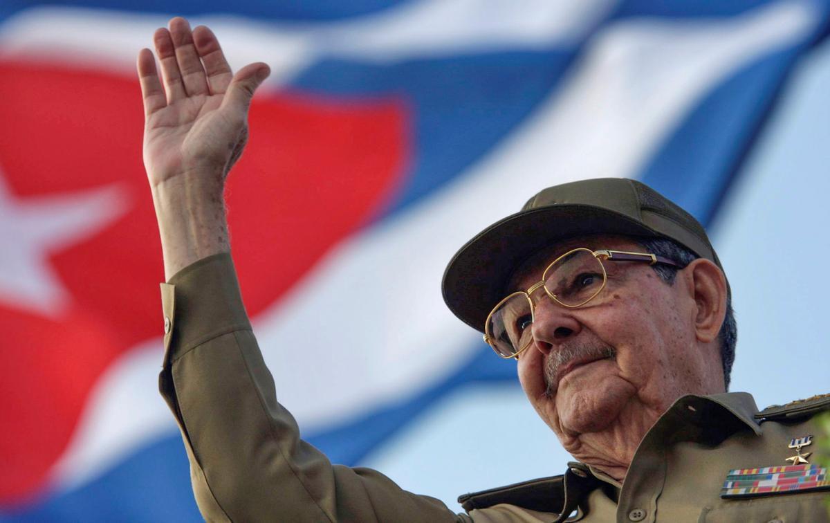 Raúl Castro crida a evitar la «restauració capitalista» amb què «somien» part dels cubans