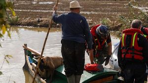 Operativo de búsqueda de cadáveres en el Puerto de Catarroja (Valencia).