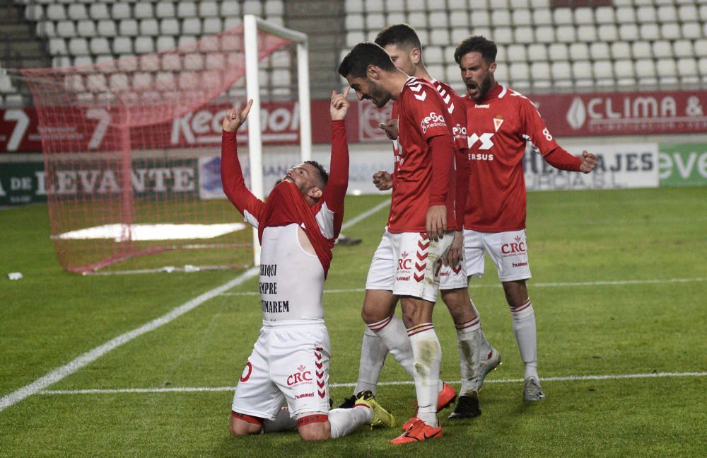 El Real Murcia vence frente al Cádiz