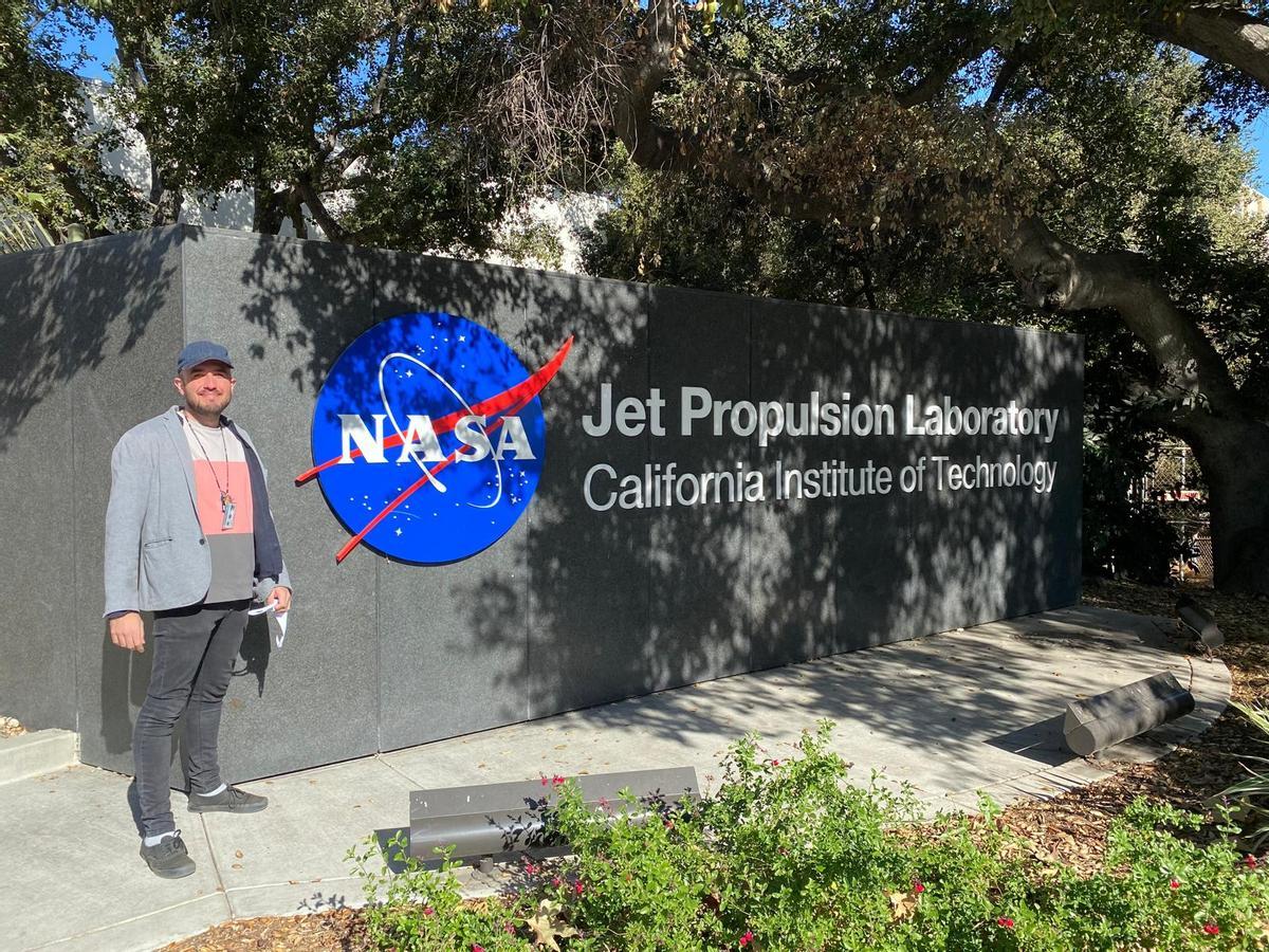 Pese a contar solo con 33 años el almassorí  ya ha residido en varios países y cambiado de trabajo en varias ocasiones.