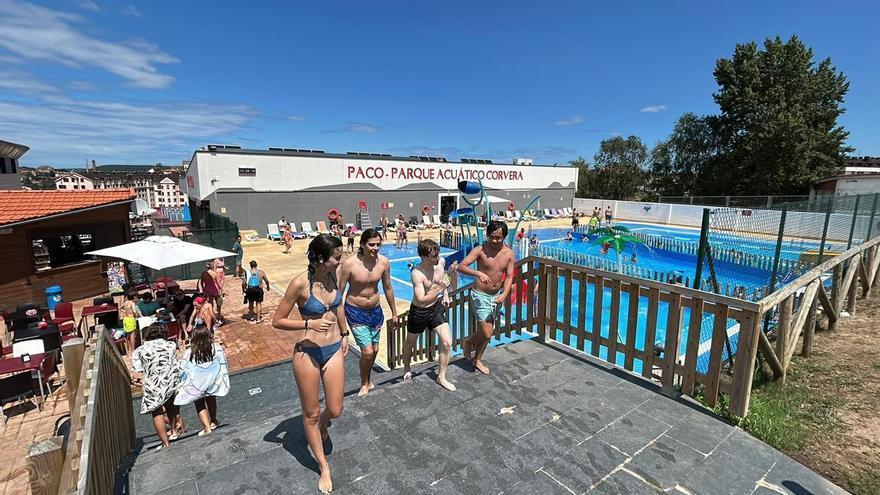 EN IMÁGENES: Asturianos y turistas disfrutan de una jornada en el parque acuático de Corvera