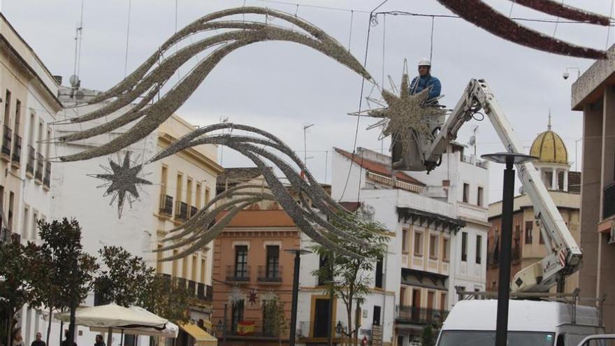 El Ayuntamiento enciende un año más el alumbrado de Navidad en vísperas del puente