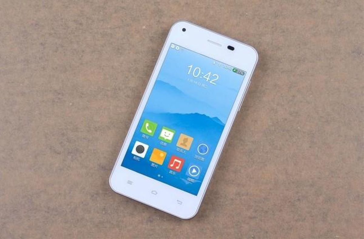 Aspecte del ’smartphone’ JiaYu F1, a 39 euros.