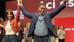Sánchez presumeix de gestió davant el "perill" de Mazón
