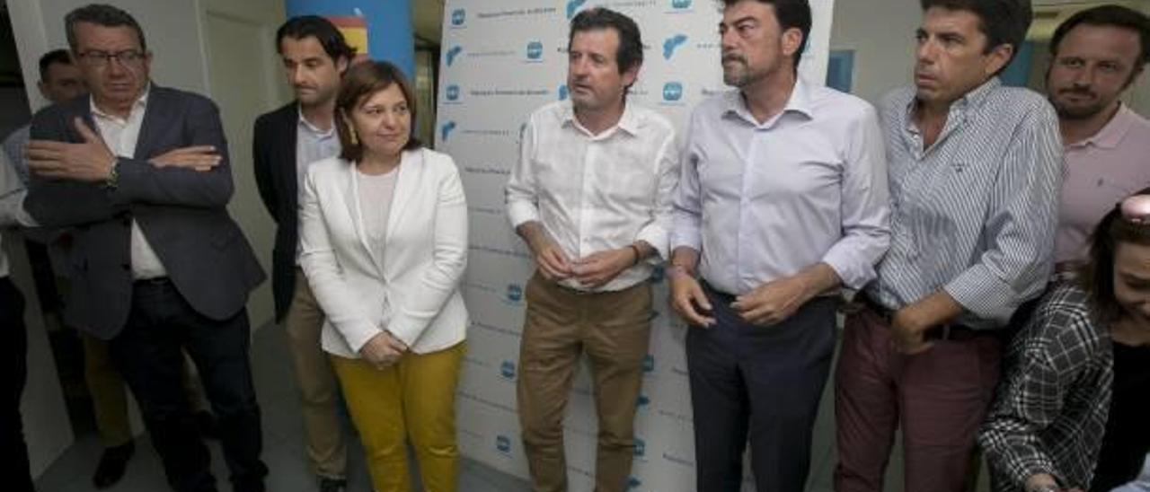 Toni Pérez, Eduardo Dolón, Isabel Bonig, José Císcar, Luis Barcala y Mazón, en una foto de junio.