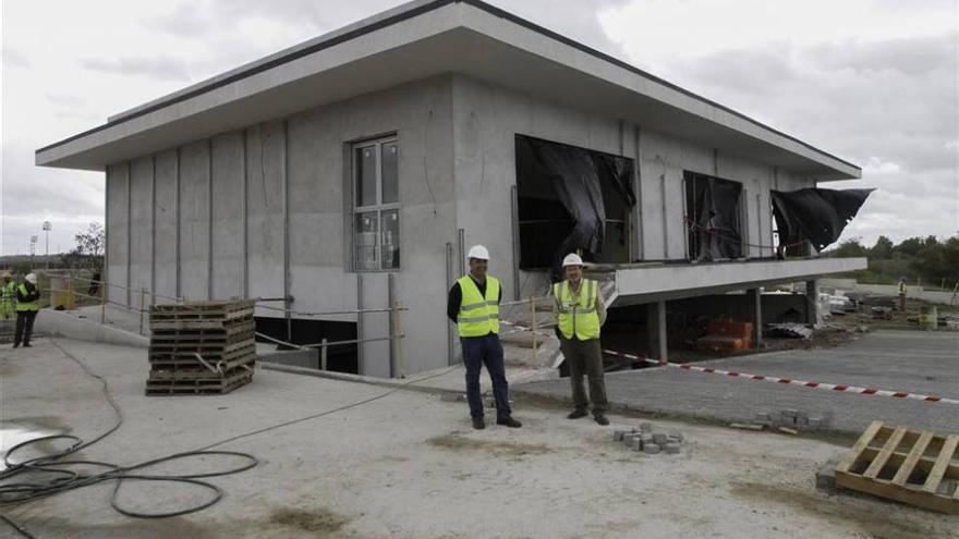 La obra del nuevo edificio del Club de Piragüismo de Badajoz entra en la recta final