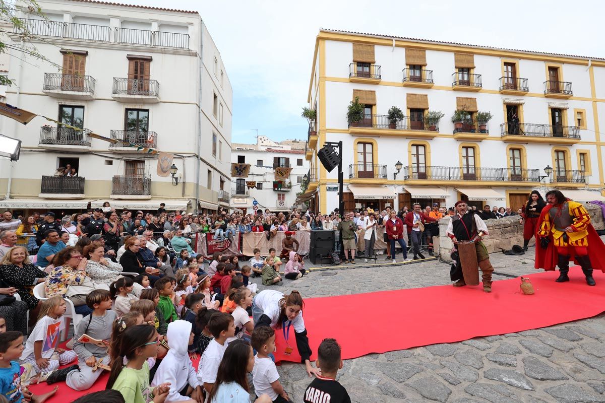 Todas las imágenes de la inauguración de la feria Eivissa Medieval