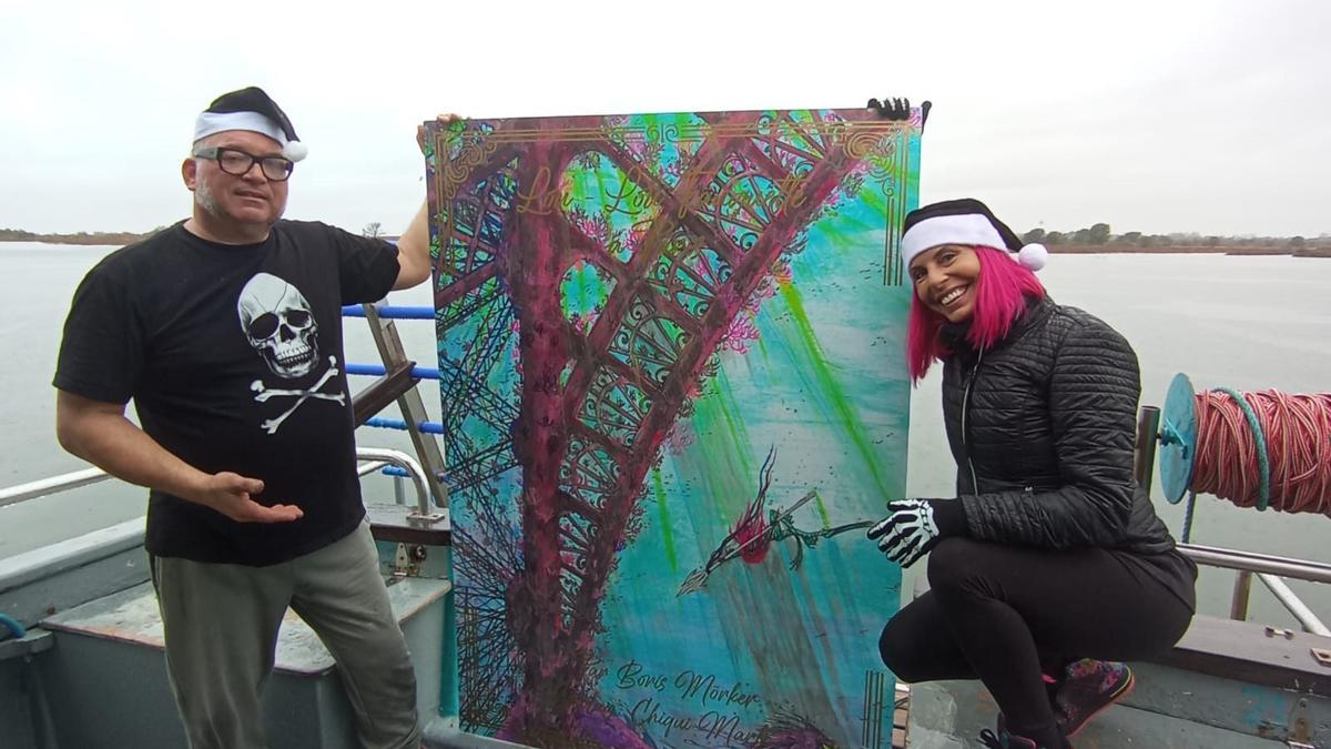 Boris Mörker i l'artista Chiqui Martí amb una de els obres que es veuran a París