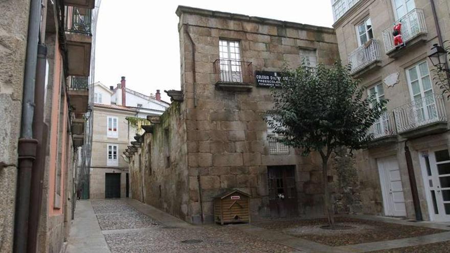 El edifico en ruinas en la calle Libertad, en el casco histórico, que en su momento compró el Concello de Ourense.