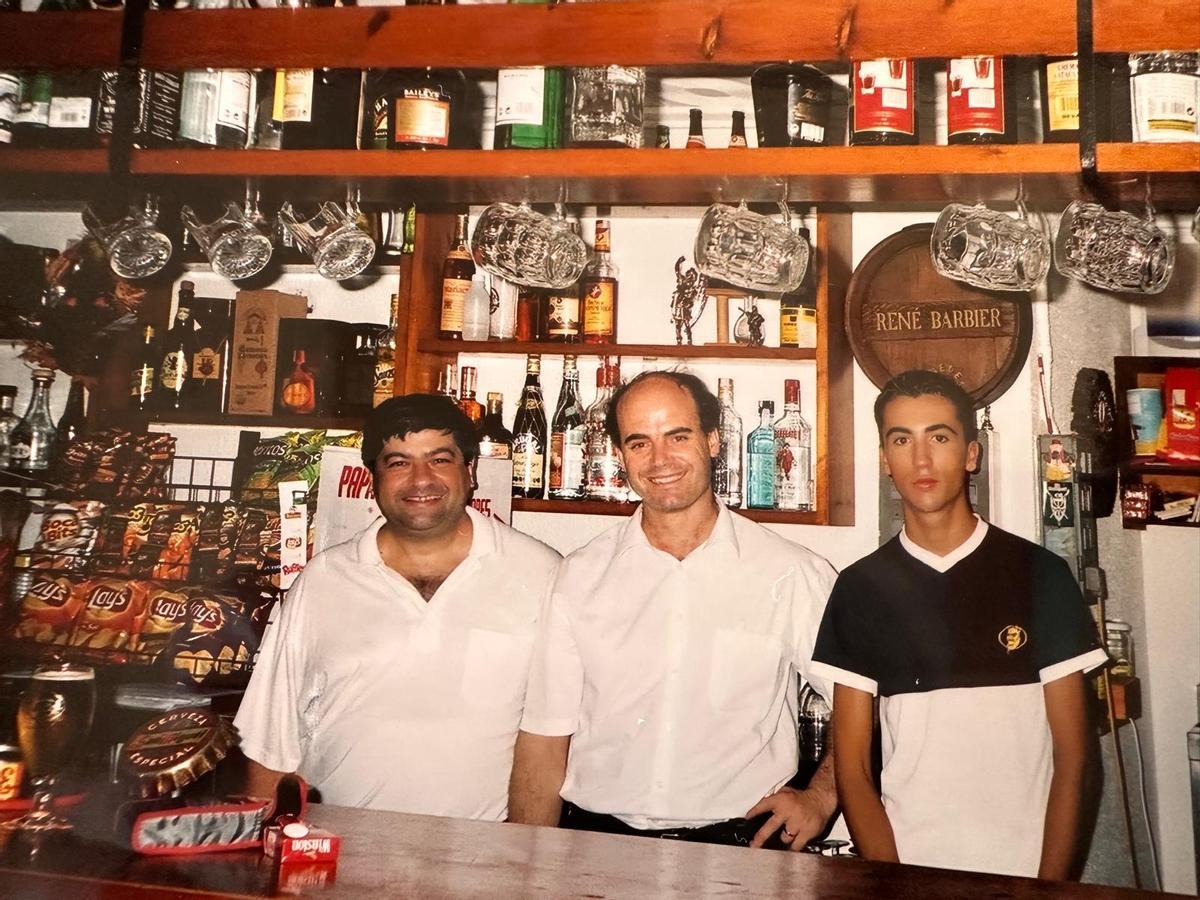 José Doménech, en el centro