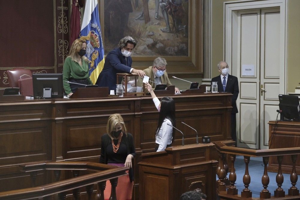 Votación en el Parlamento de Canarias a la junta de control de RTVC