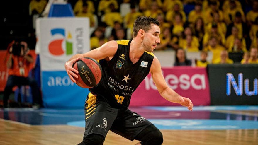 Ferran Bassas, con la camiseta del Iberostar Tenerife.