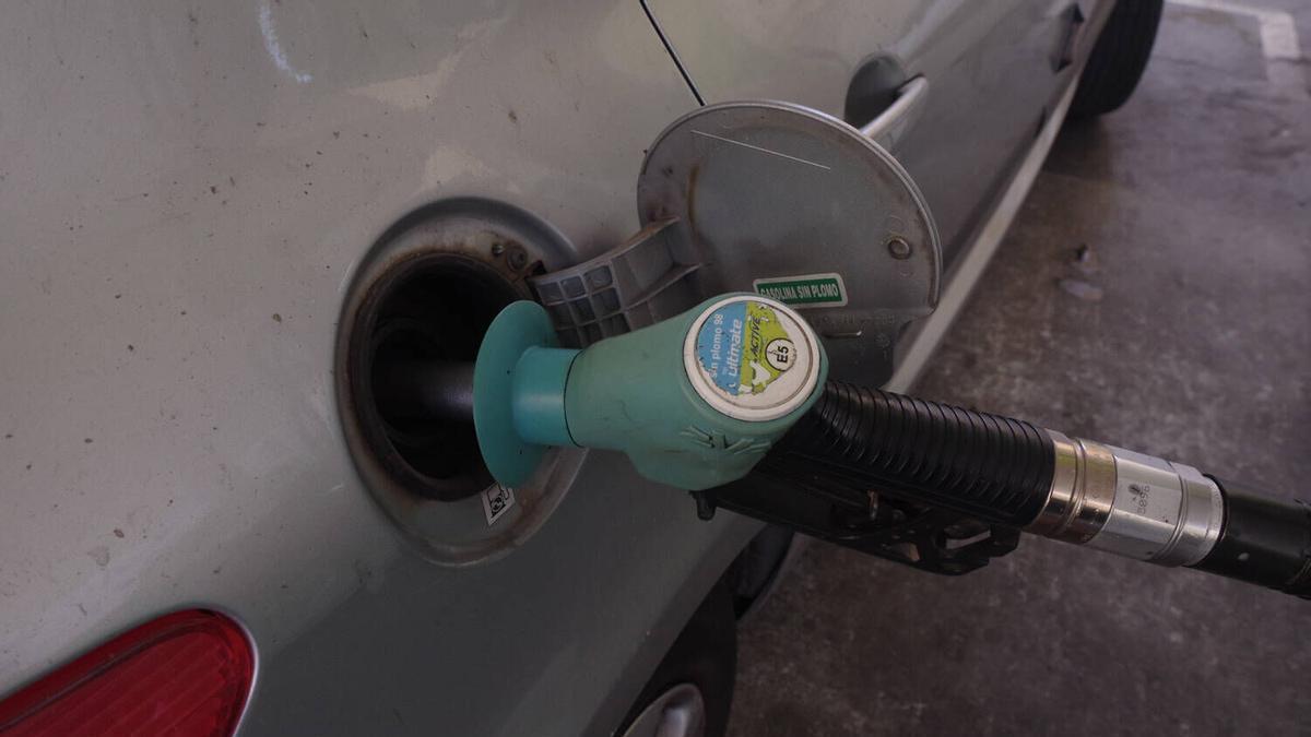 El precio de la gasolina se dispara en la primera semana de agosto.