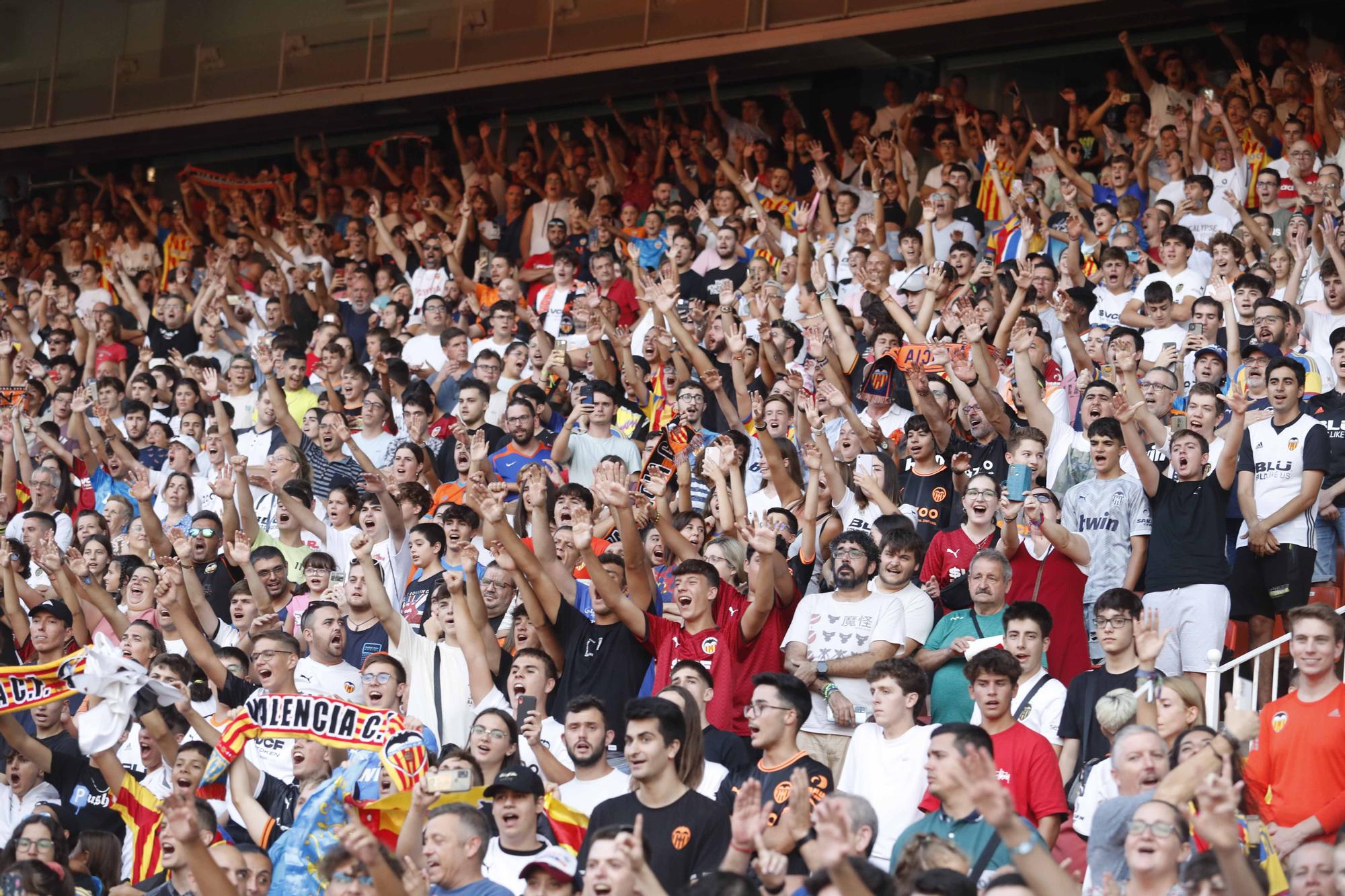 Búscate en la presentación de los fichajes del Valencia CF