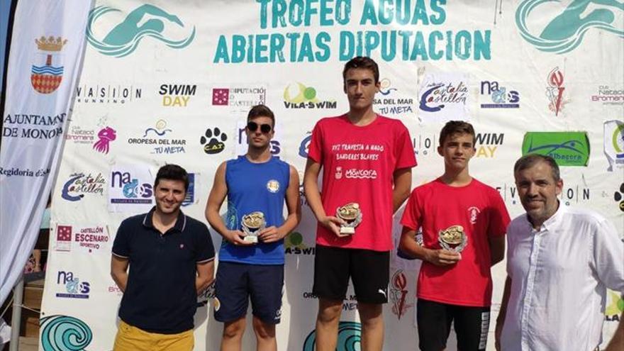 Climente y Martínez vencen en la XVII Travesía de Moncofa