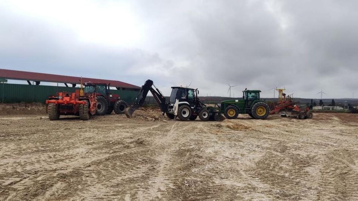 Obras de adecuación de la parcela adquirida por el consistorio. | SERVICIO ESPECIAL