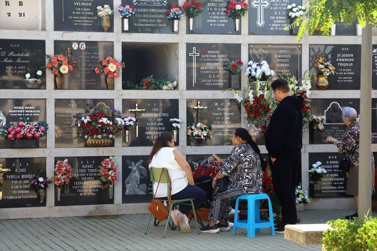 Cementerio de la Fuensanta, visitas a los cementerios el día de Todo los Santos