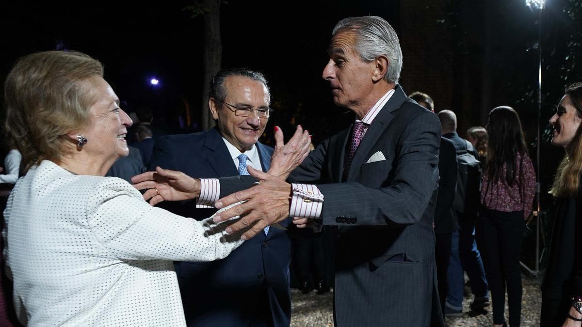 Javier Moll, presidente de Prensa Ibérica; Arantza Sarasola, vicepresidenta de Prensa Ibérica, y el presidente de Europa Press, Asis García de Cabiedes.