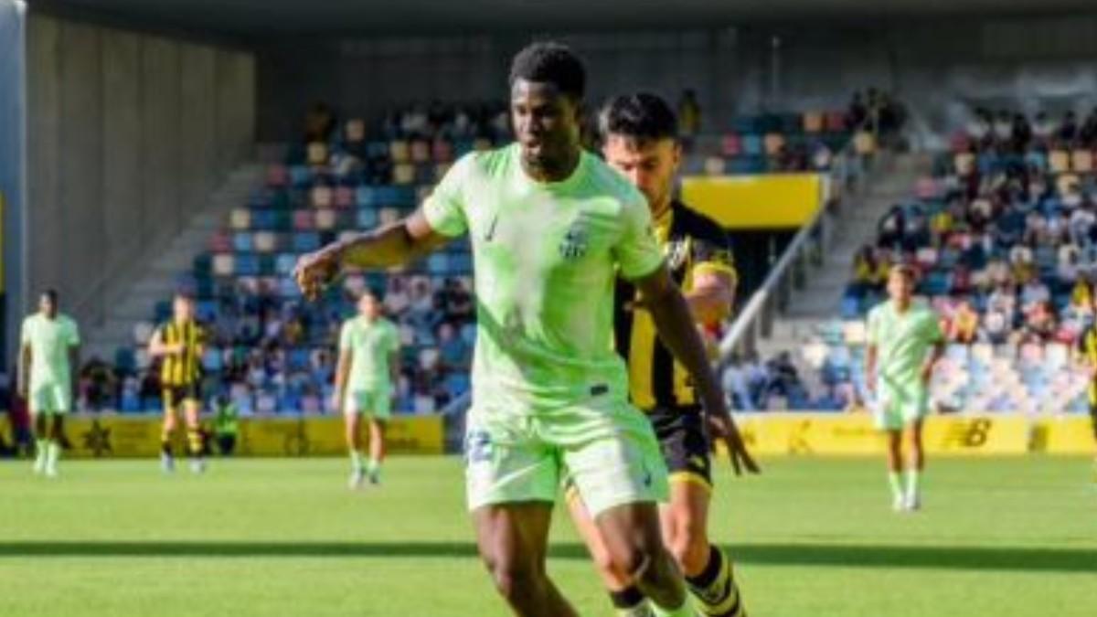 Landry Farré fue titular en el campo del Barakaldo