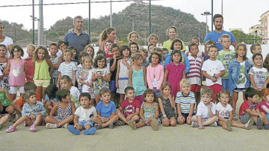 Una setantena de nenes i nens als cursets de natació de la Pobla de Claramunt