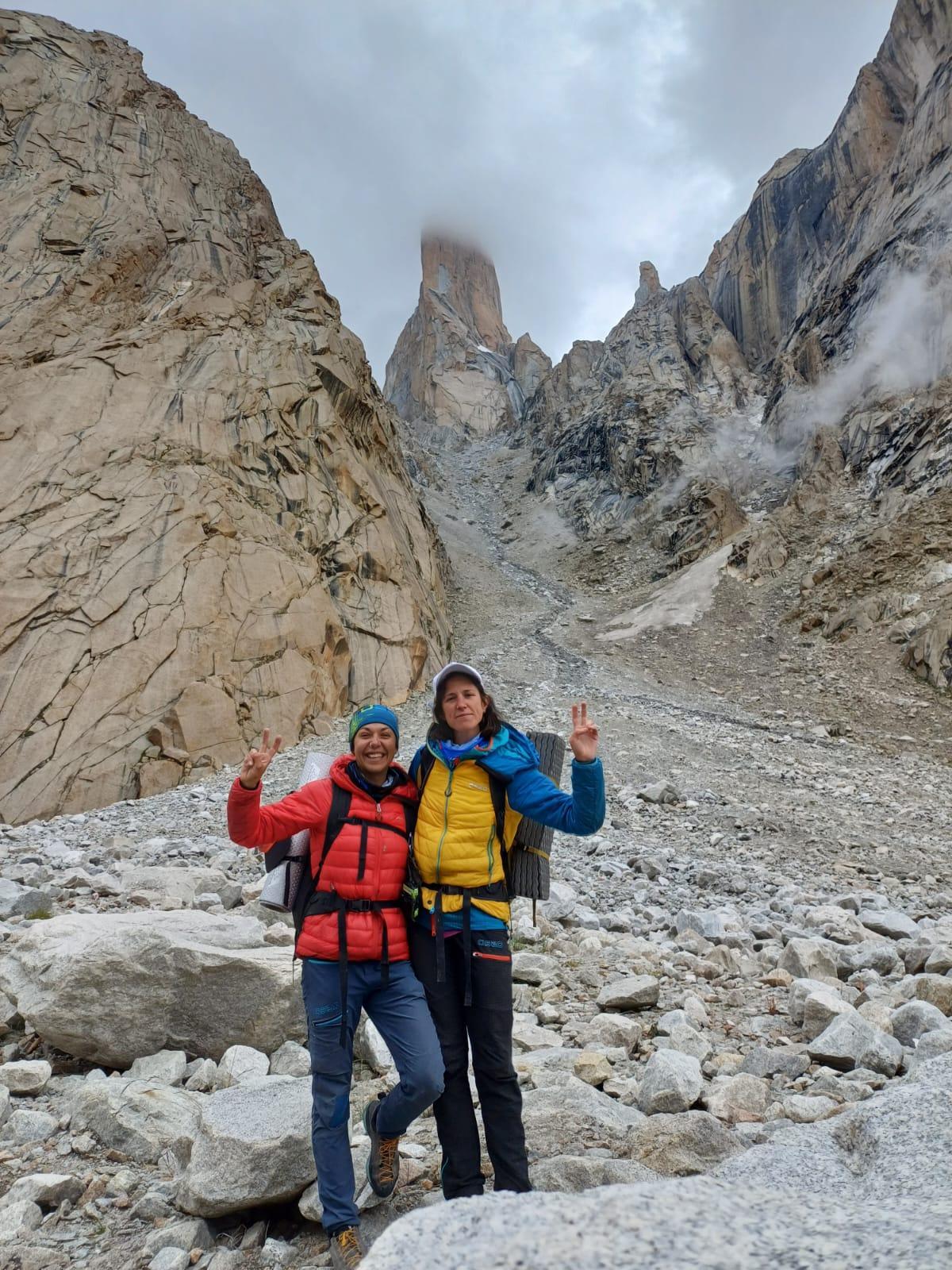 Cordada de Nieves Gil y Lucía Guichot en La Torre Sin Nombre del Karakórum