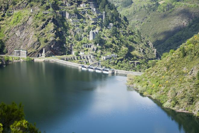 Embalse Grandas de Salime, Negueira de Muñiz, pueblo más pequeño, Galicia