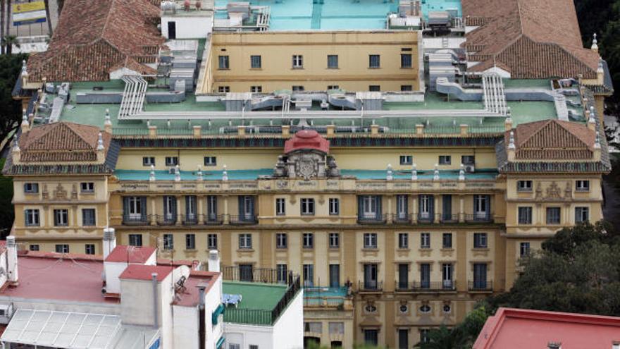 El Palacio Miramar, antes Palacio de la Justicia de Málaga, que volverá a ser el hotel de lujo que fue hace más de medio siglo.