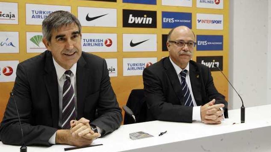 Jordi Bertomeu, en una comparecencia en Málaga, junto al presidente Eduardo García.