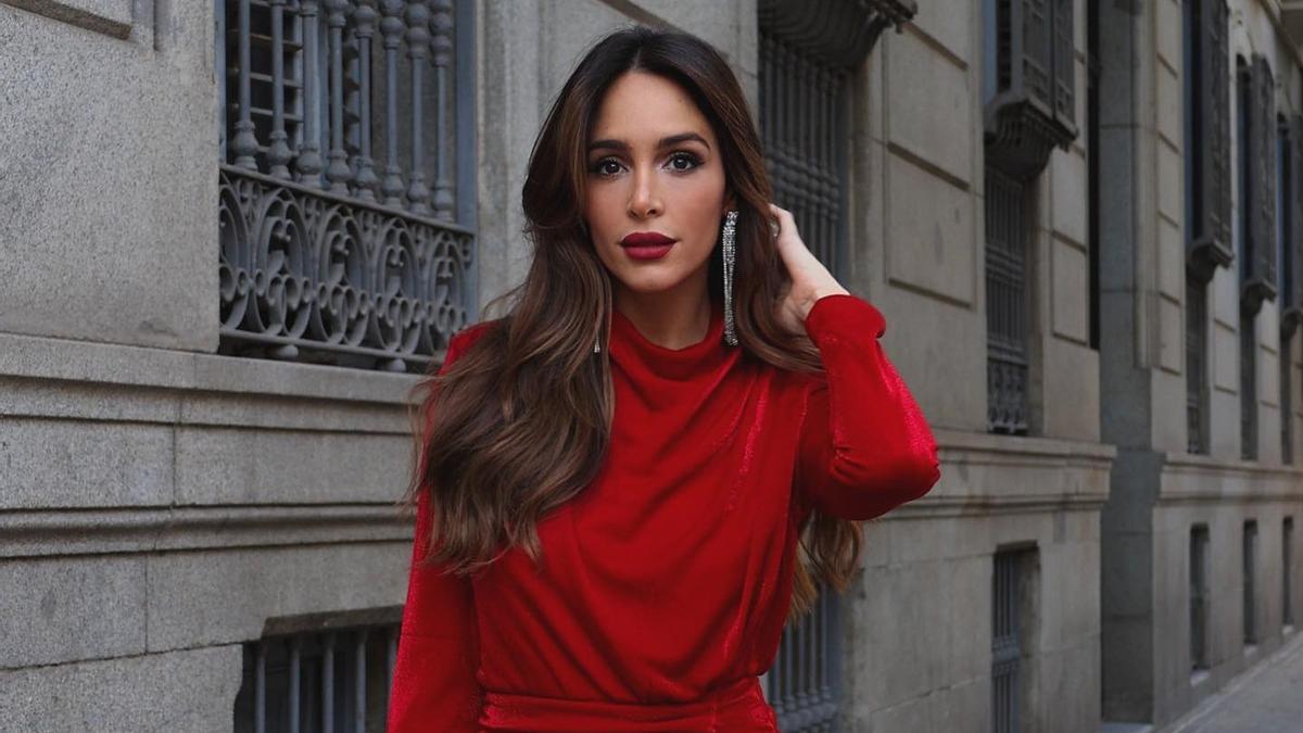 Rocío Osorno con vestido rojo en Instagram