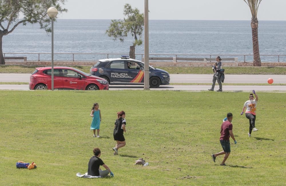 Coronavirus en Mallorca: Los niños disfrutan de sus primeras horas de libertad en las calles de Mallorca