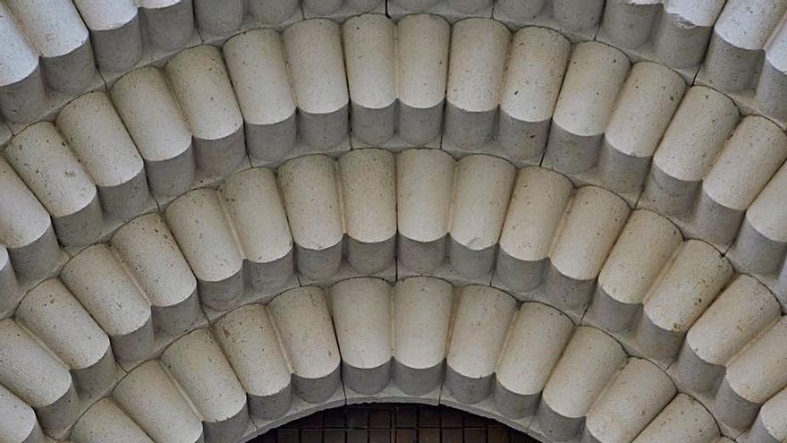 Puerta septentrional de la iglesia, tras la restauración. | J. L. F.