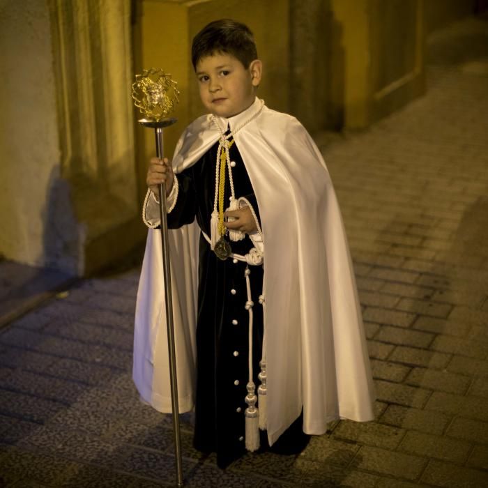 Procesión de la Real Hermandad de Jesús con la Cruz y Cristo Resucitado