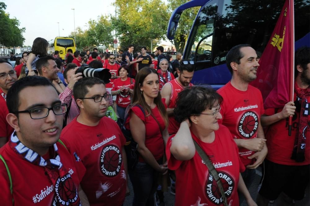 Llegada del UCAM Murcia CB a Murcia