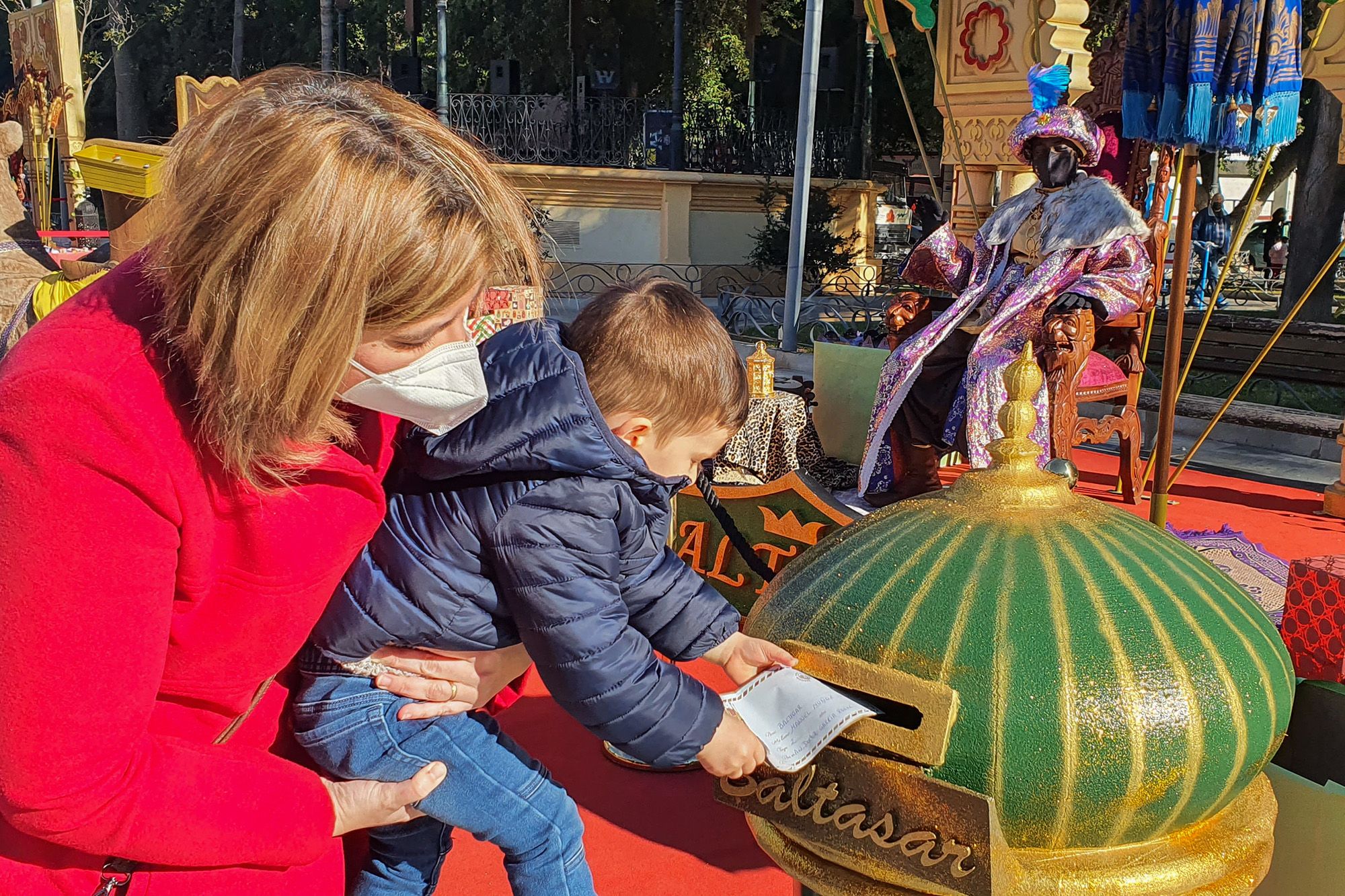 Los Reyes Magos reciben a los niños de Orihuela en la Glorieta