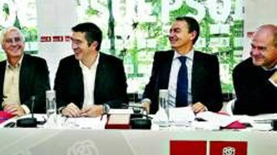 El PSOE propone una cumbre informal de barones regionales