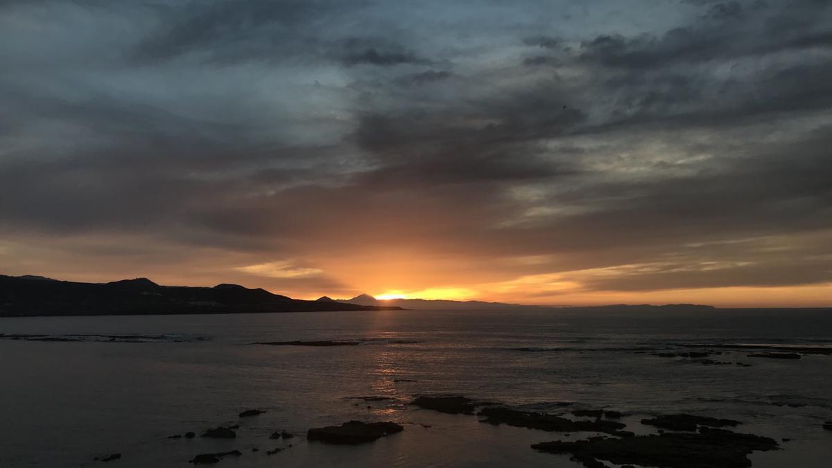 Atardeceres rojizos en Las Canteras