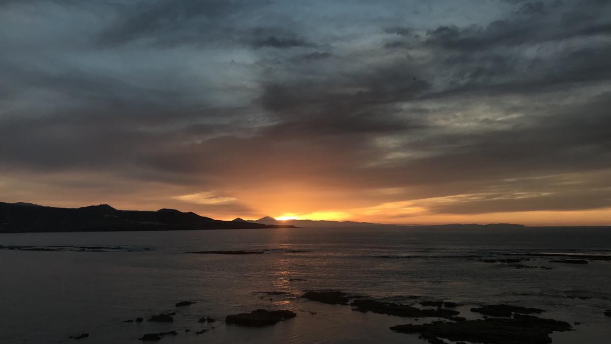 Timelapse del atardecer en la playa de Las Canteras