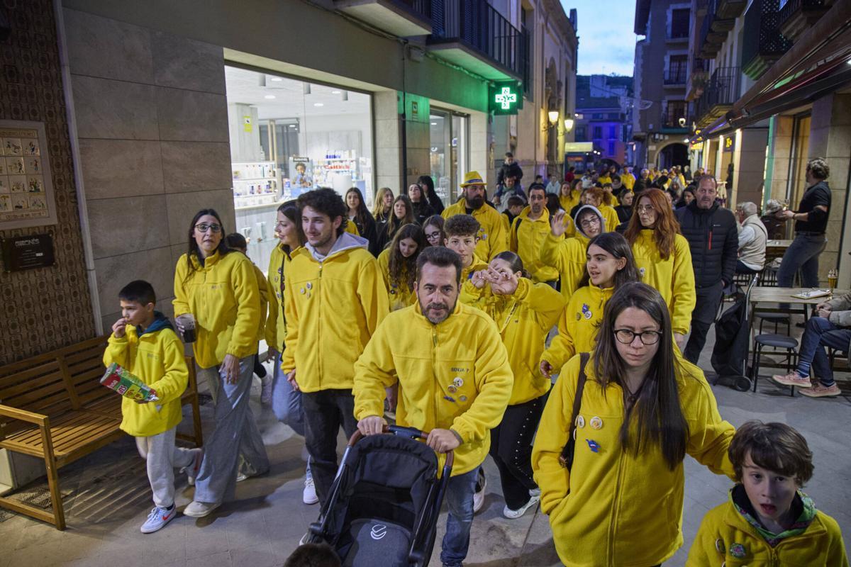 Cercavila de colles de Carnestoltes a Santt Feliu de Guíxols