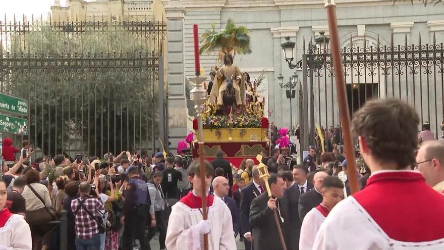 La procesión de 'La Borriquita' recorre las calles de Madrid