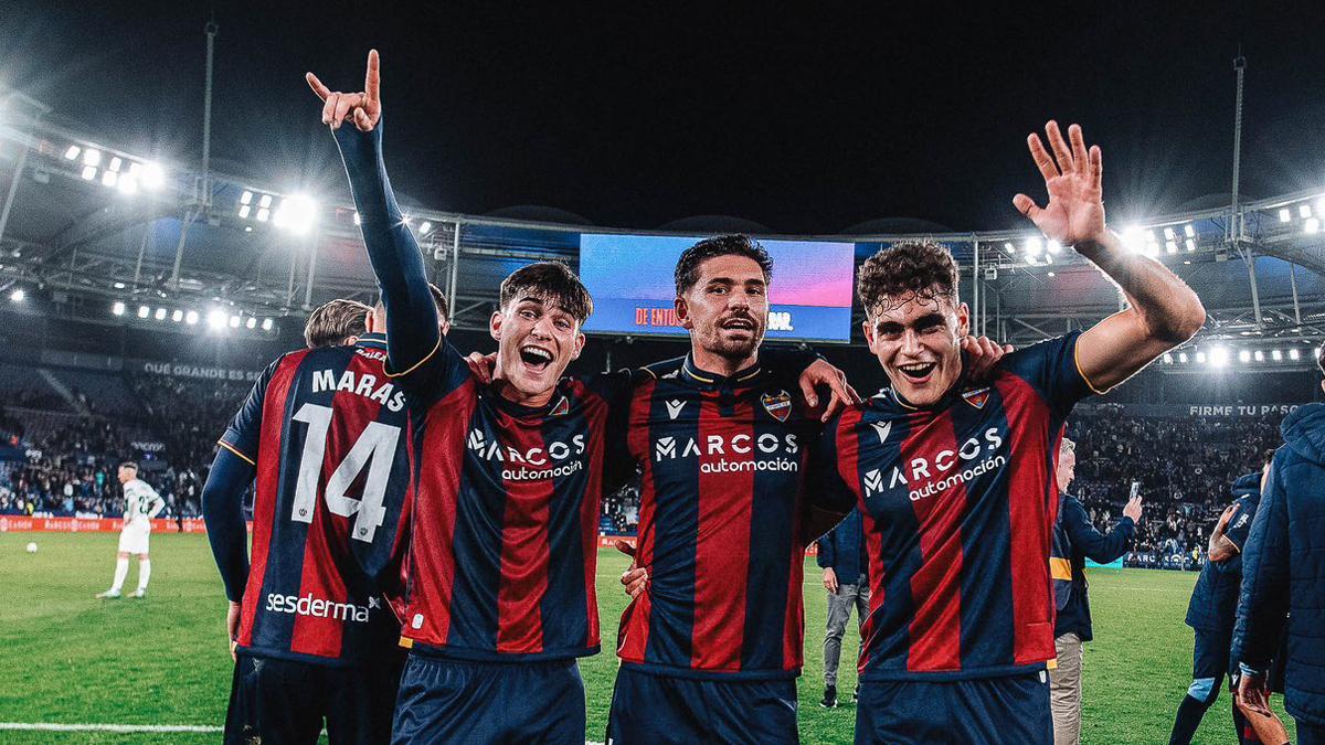 Los jugadores del Levante UD, celebrando una victoria