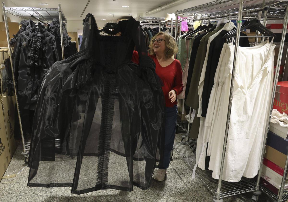 Una de las capas de Lacroix para 'Giulio Cesare in Egitto', que se estrenará en Les Arts.